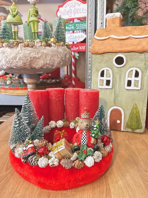 Adventi koszorú diótörő macival, piros-zöld, 24cm