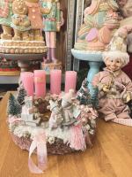 Adventi koszorú egérpárral és szánkóval, pasztell rózsaszín, 28cm 3