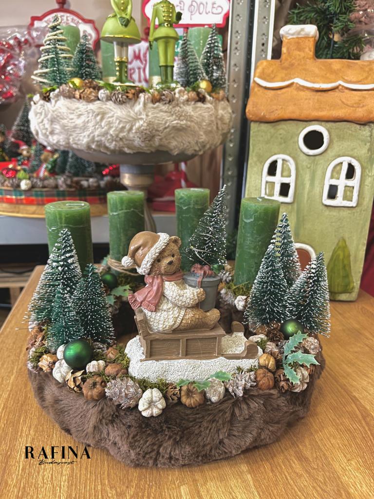 Adventi koszorú szánkózó macival, zöld-barna, 28cm 1