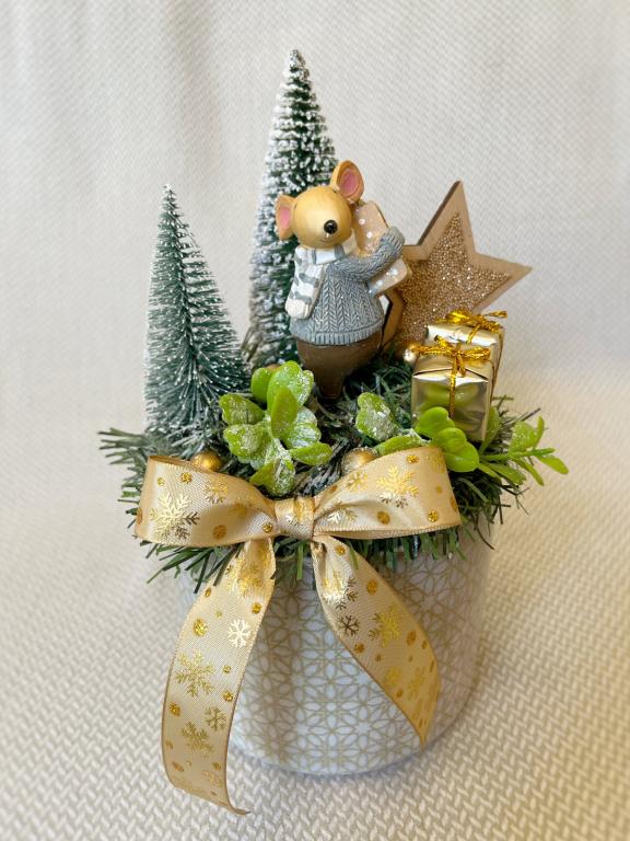 Egér ajándékkal adventi asztaldísz, 25cm