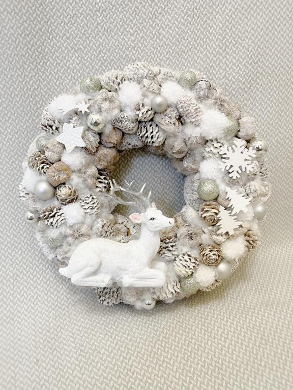 Ezüst-fehér adventi kopogtató szarvassal