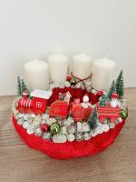 Adventi koszorú piros vonattal 1