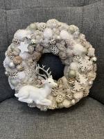 Ezüst-fehér adventi kopogtató szarvassal 3
